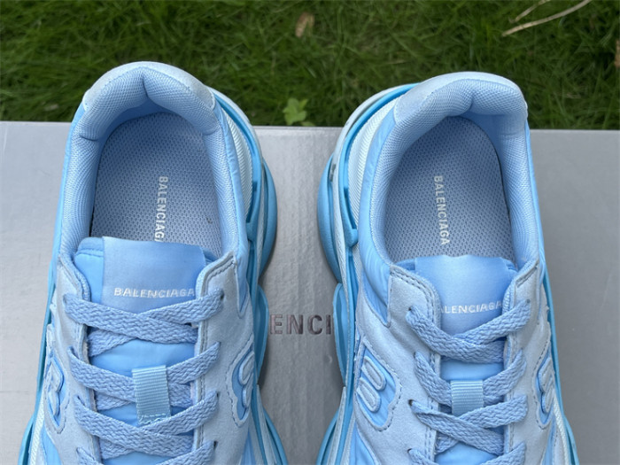 B 17FW Tripe-S High End Sneaker-423