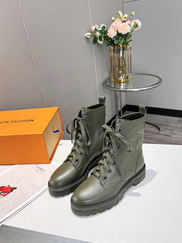 LV Women Shoes 1：1 Quality-930