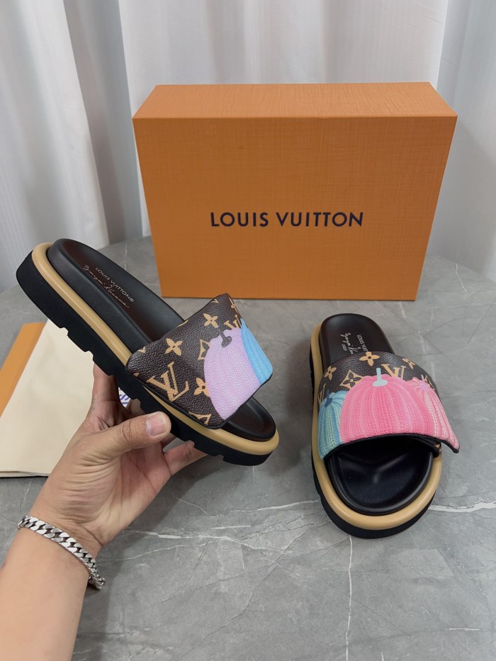 LV women Sandals 1：1 Quality-517