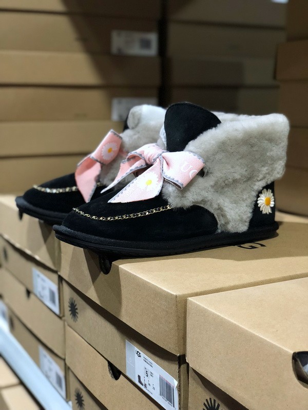 UG Boots Women-136