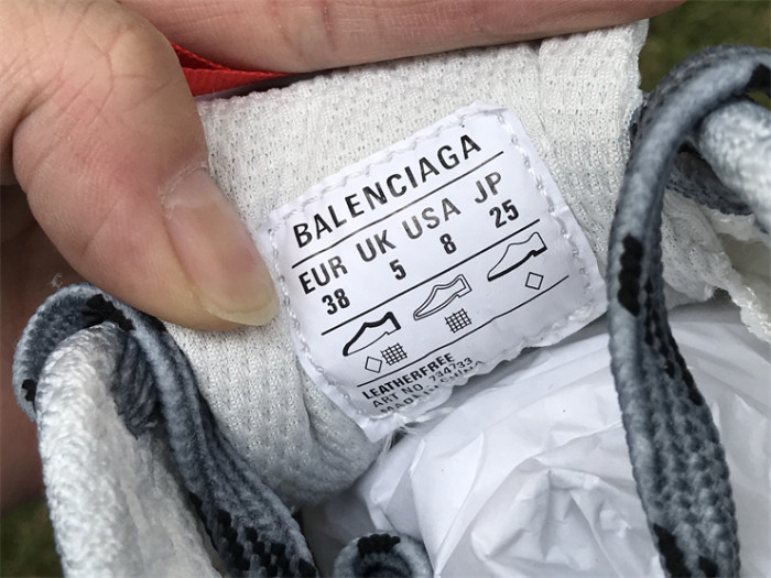 B 17FW Tripe-S High End Sneaker-373