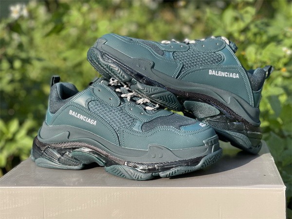 B 17FW Tripe-S High End Sneaker-256