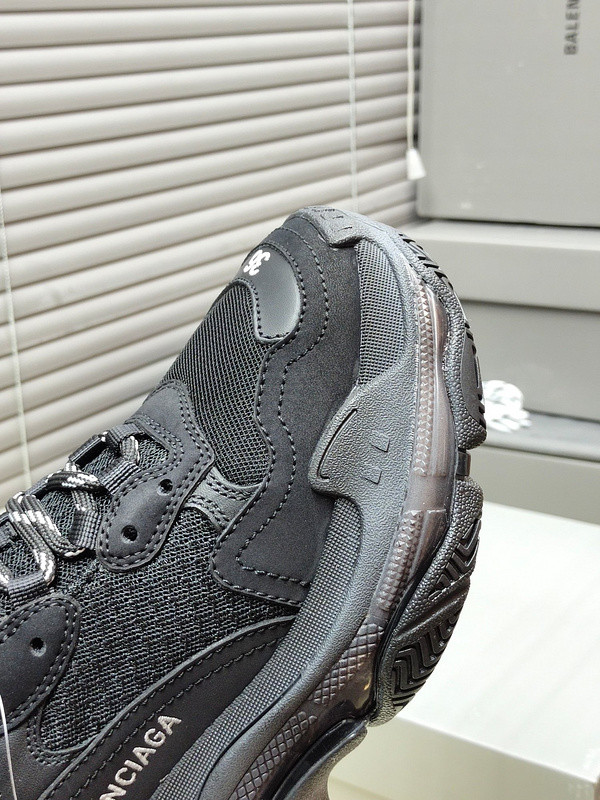B 17FW Tripe-S High End Sneaker-294
