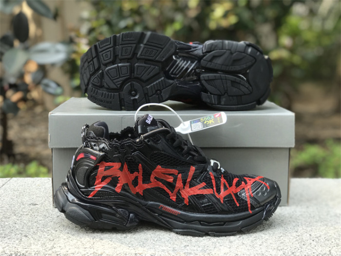 B 17FW Tripe-S High End Sneaker-363