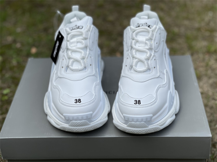 B 17FW Tripe-S High End Sneaker-284