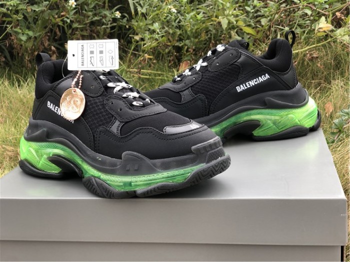 B 17FW Tripe-S High End Sneaker-101