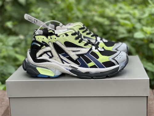 B 17FW Tripe-S High End Sneaker-259