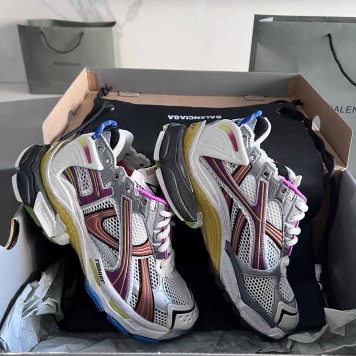 B 17FW Tripe-S High End Sneaker-592