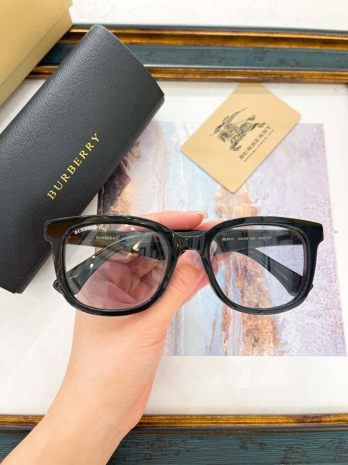 Burberry Sunglasses AAAA-2932
