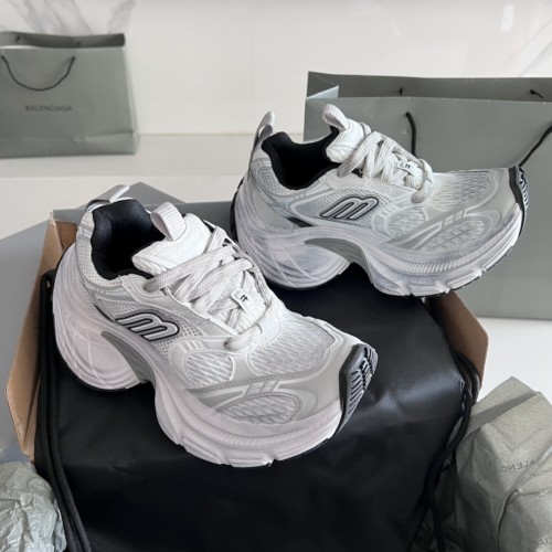 B 17FW Tripe-S High End Sneaker-639