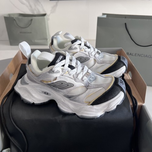 B 17FW Tripe-S High End Sneaker-628
