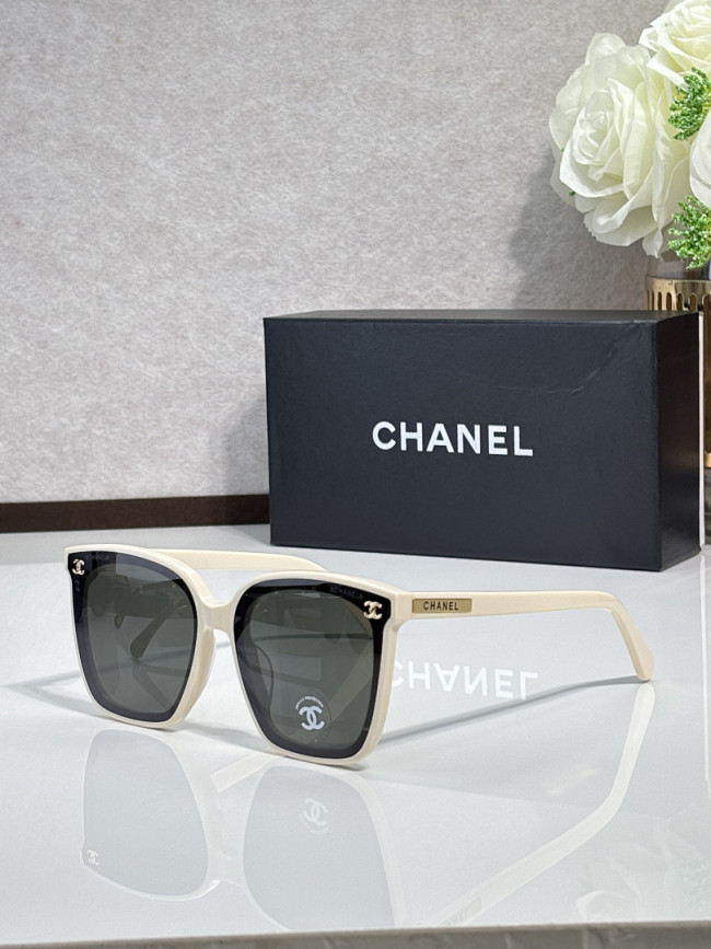 CHNL Sunglasses AAAA-7142