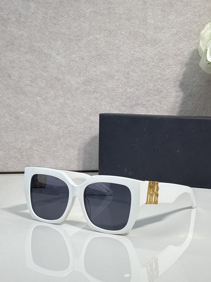 Dior Sunglasses AAAA-4939