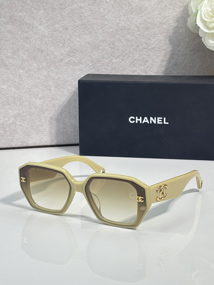 CHNL Sunglasses AAAA-7524