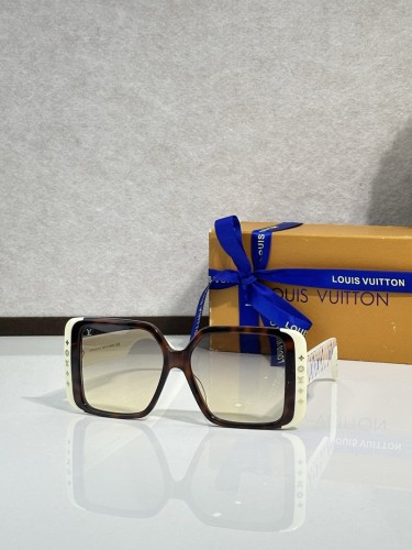 LV Sunglasses AAAA-7561