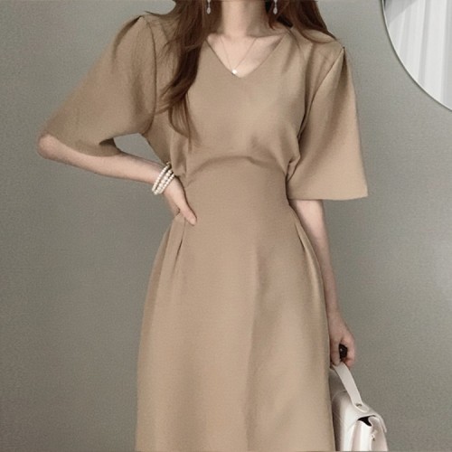 Ladies' niche waist and fried street design, light luxury, ladylike temperament, small fragrance style dress, V-neck double-shoulder short-sleeved casual one-piece dress