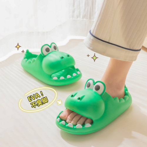 The new dinosaur slippers cartoon couple wear outside, step on the shit feeling indoor home use sandals and slippers for women