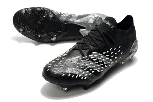 PREDATOR FREAK .1 LOW FG Soccer Shoes