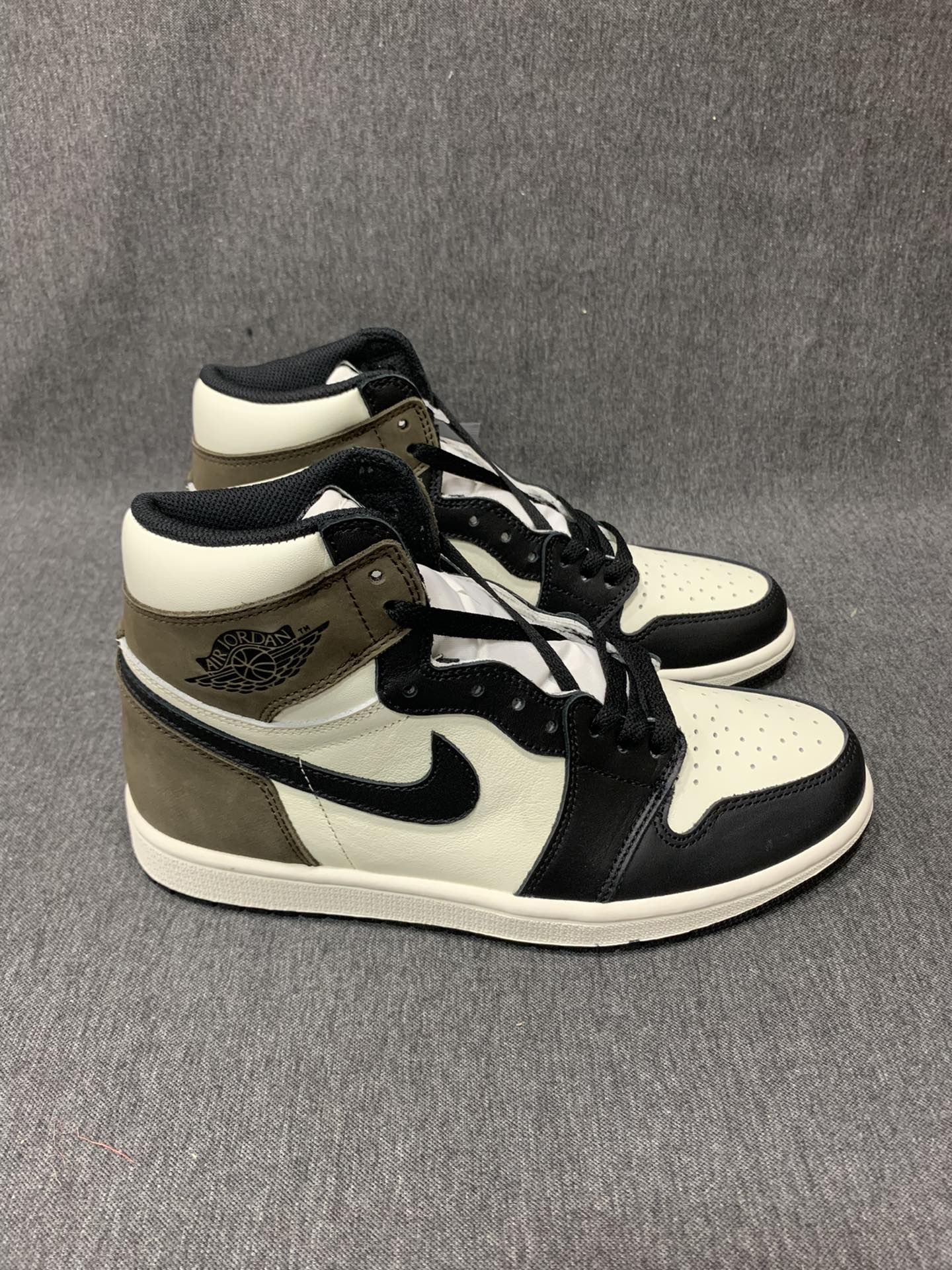 Air Jordan 1 Retro High OG “Dark Mocha” Sports Shoes