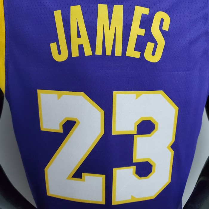 LeBron James Los Angeles Lakers 2020/21 Swingman Jersey Purple