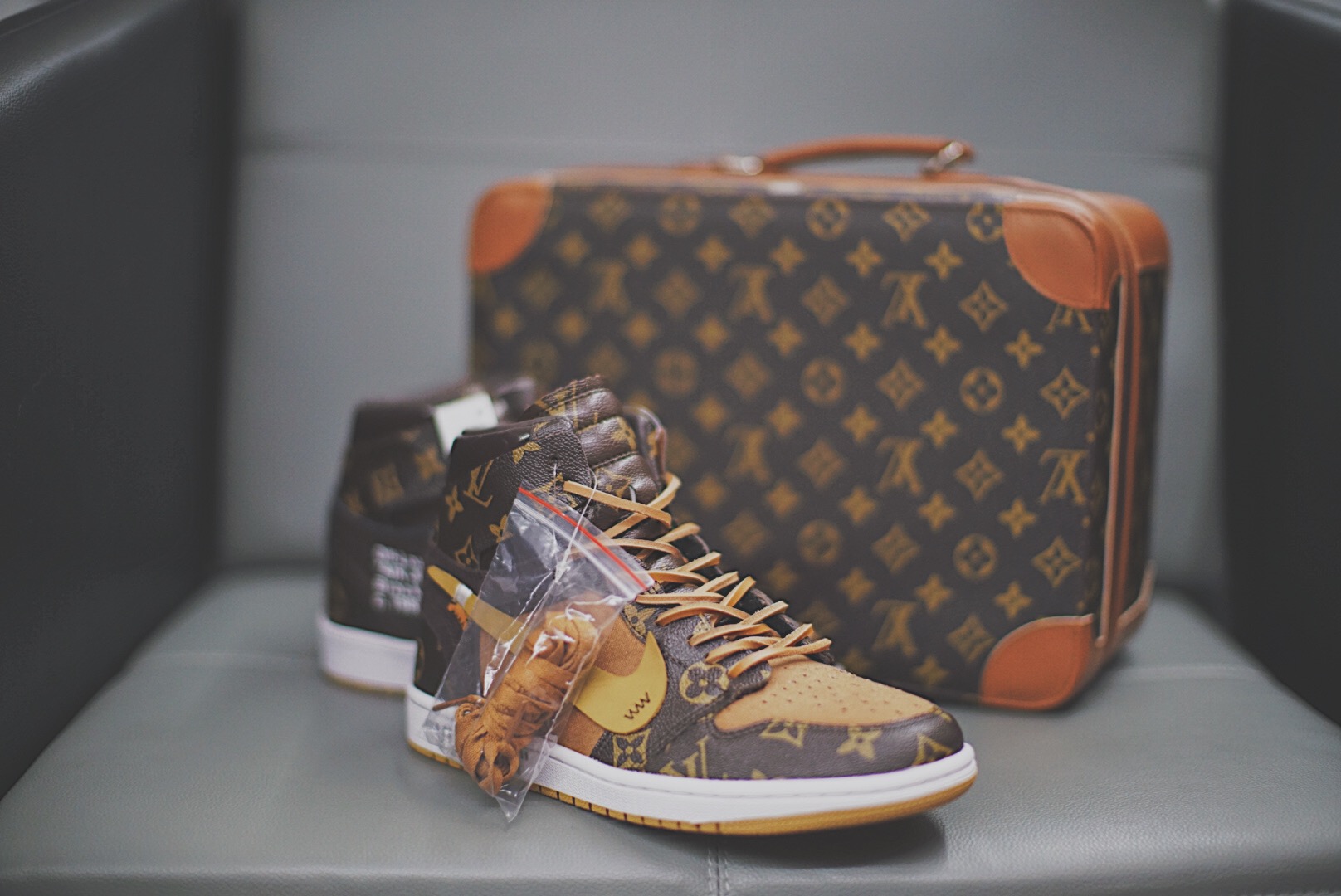 Louis OW x LV Brown Orange AQ0818-158