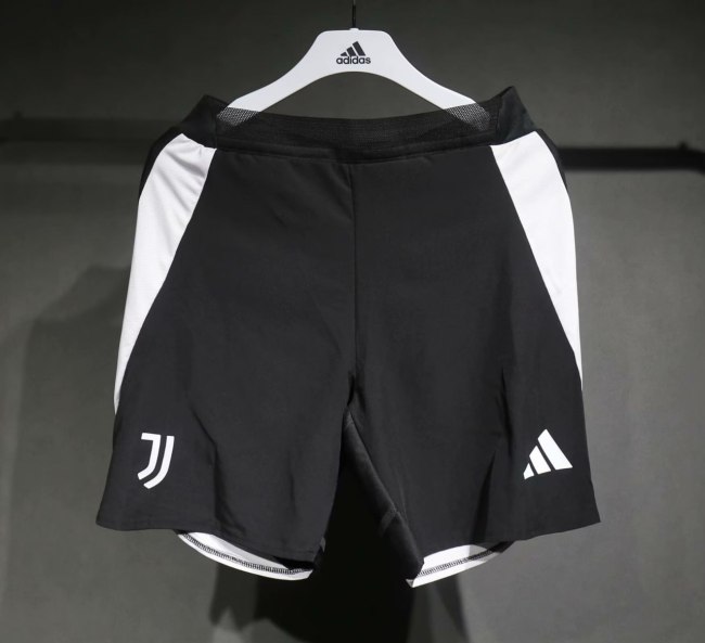 Juventus Home Player Shorts 24/25