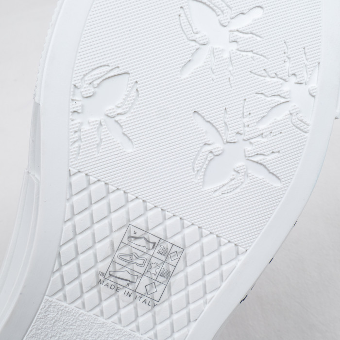 B23 High Top Bee Embroidery