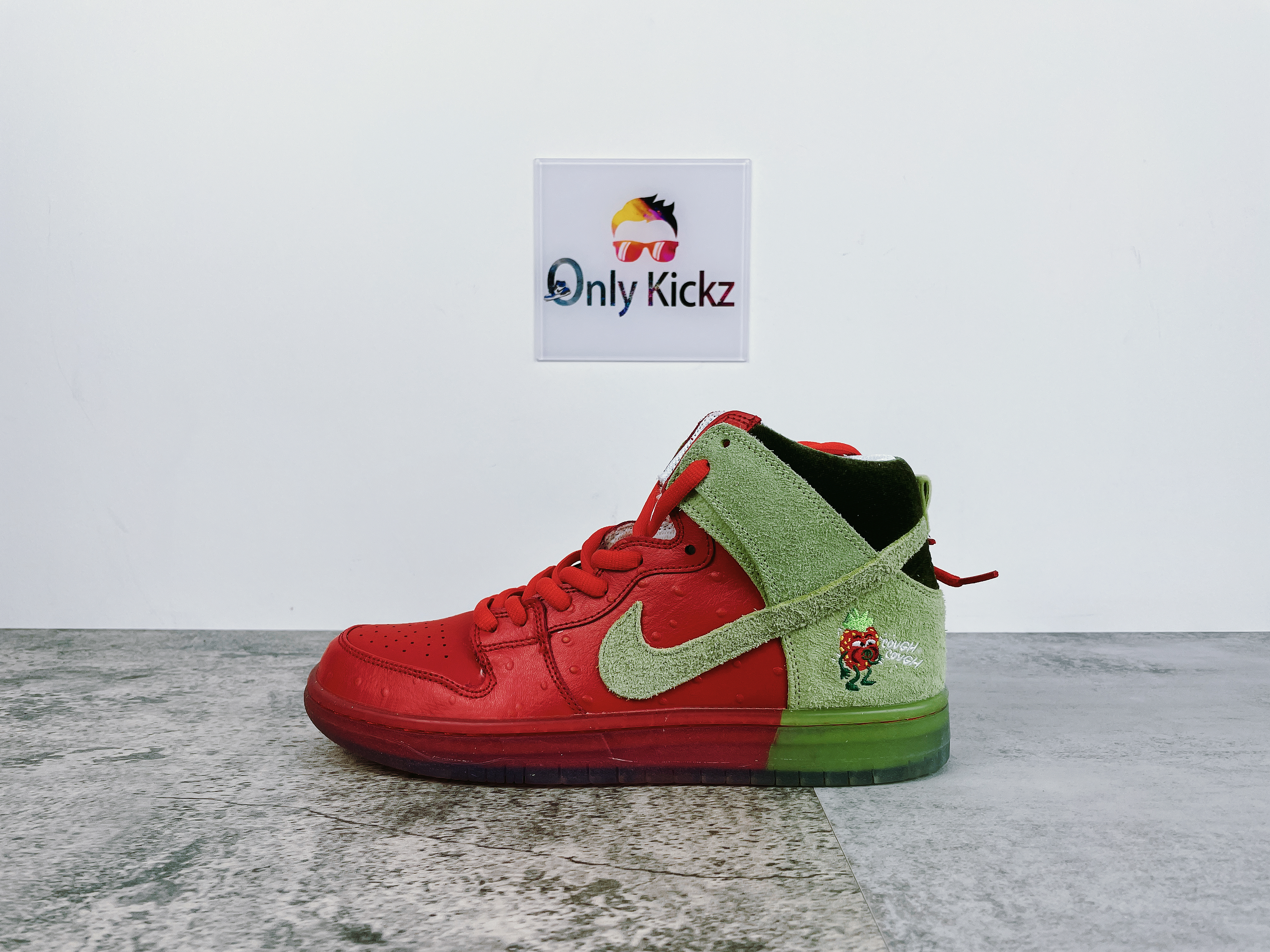 SB Dunk High Strawberry Cough