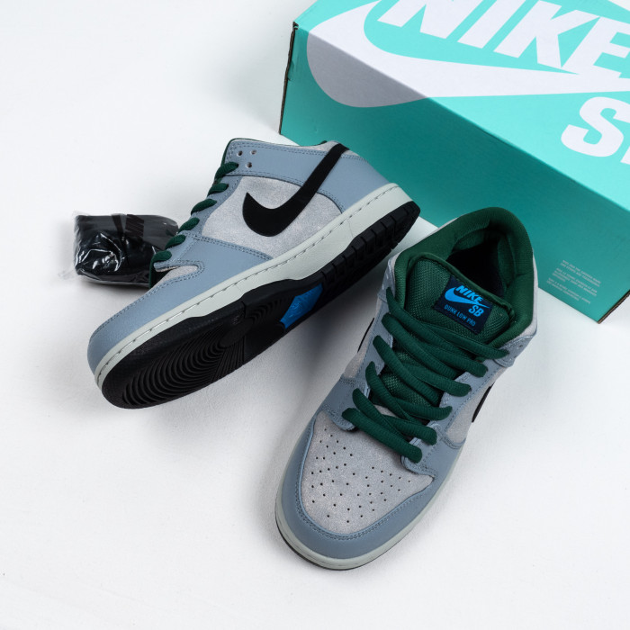 Dunk SB Low Maple Leaf Central Park