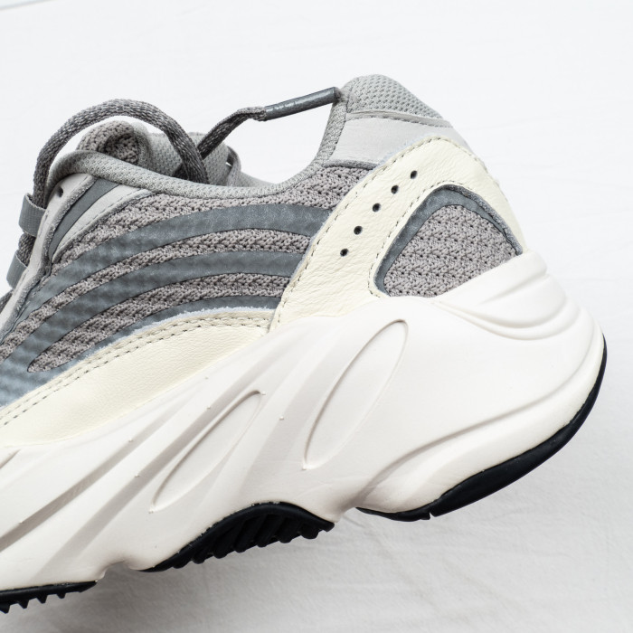 700 V2 Static