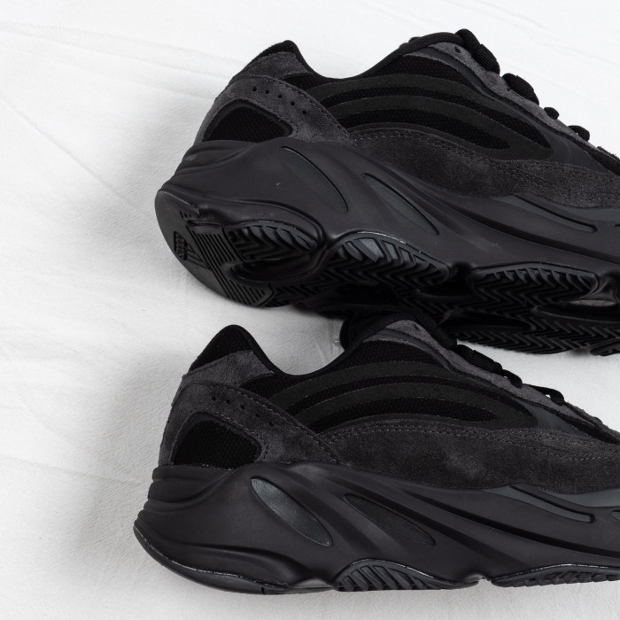 700 V2 Vanta