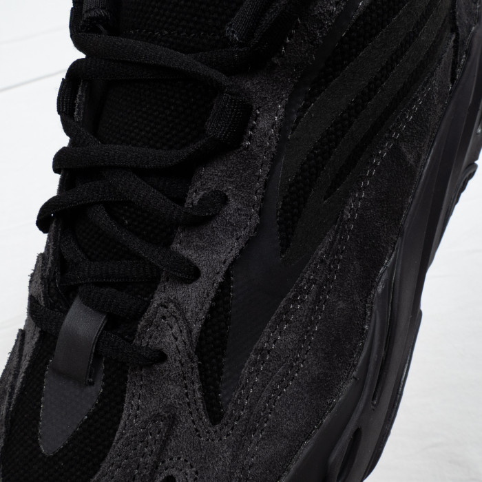 700 V2 Vanta