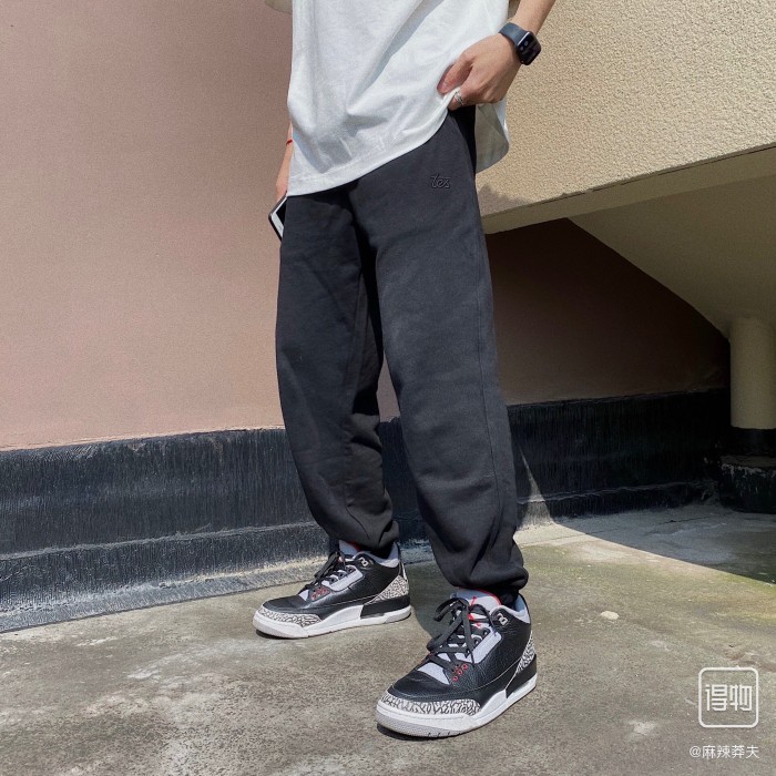 3's Retro Black Cement