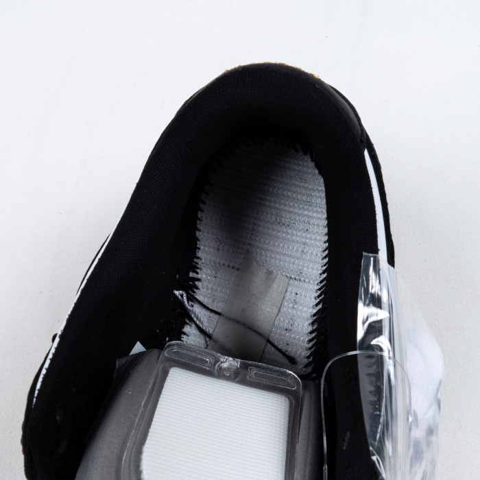 SB Dunk Low Supreme Stars Black