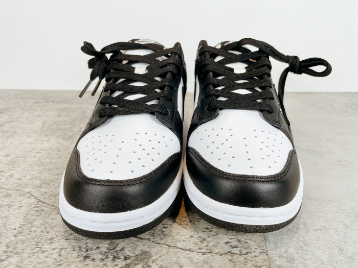 Dunk Low Retro White Black