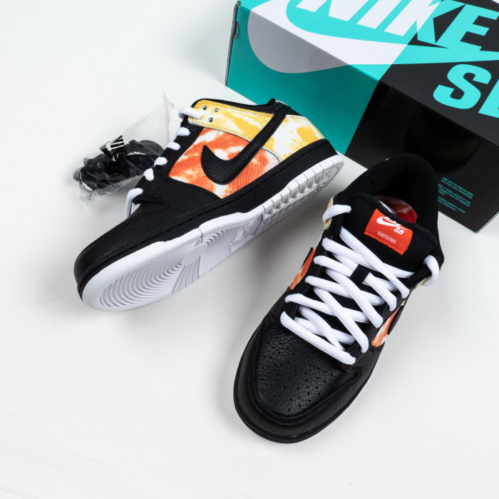 SB Dunk Low Raygun Tie-Dye Black