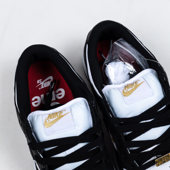 SB Dunk Low Supreme Stars Black