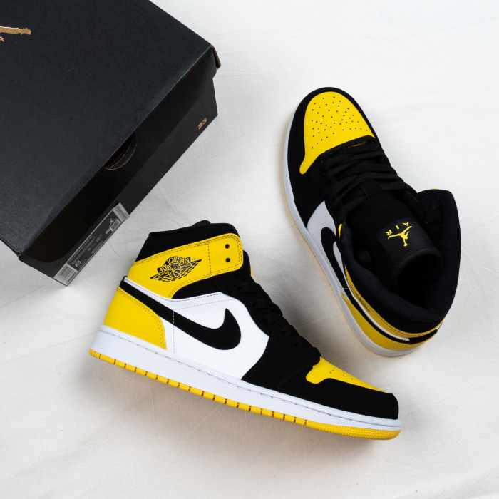 1's Mid Yellow Toe Black