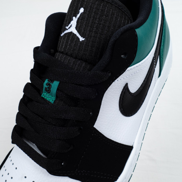 1's Low White Black Mystic Green