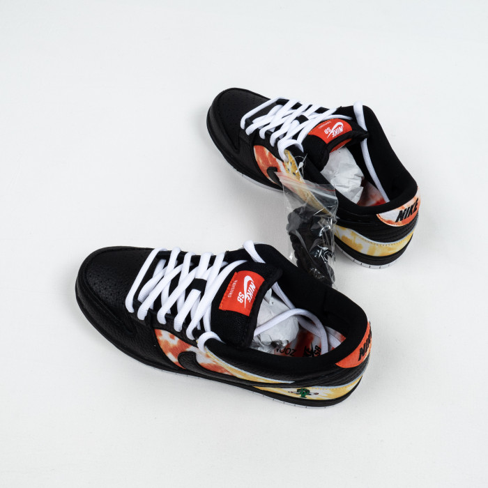 SB Dunk Low Raygun Tie-Dye Black