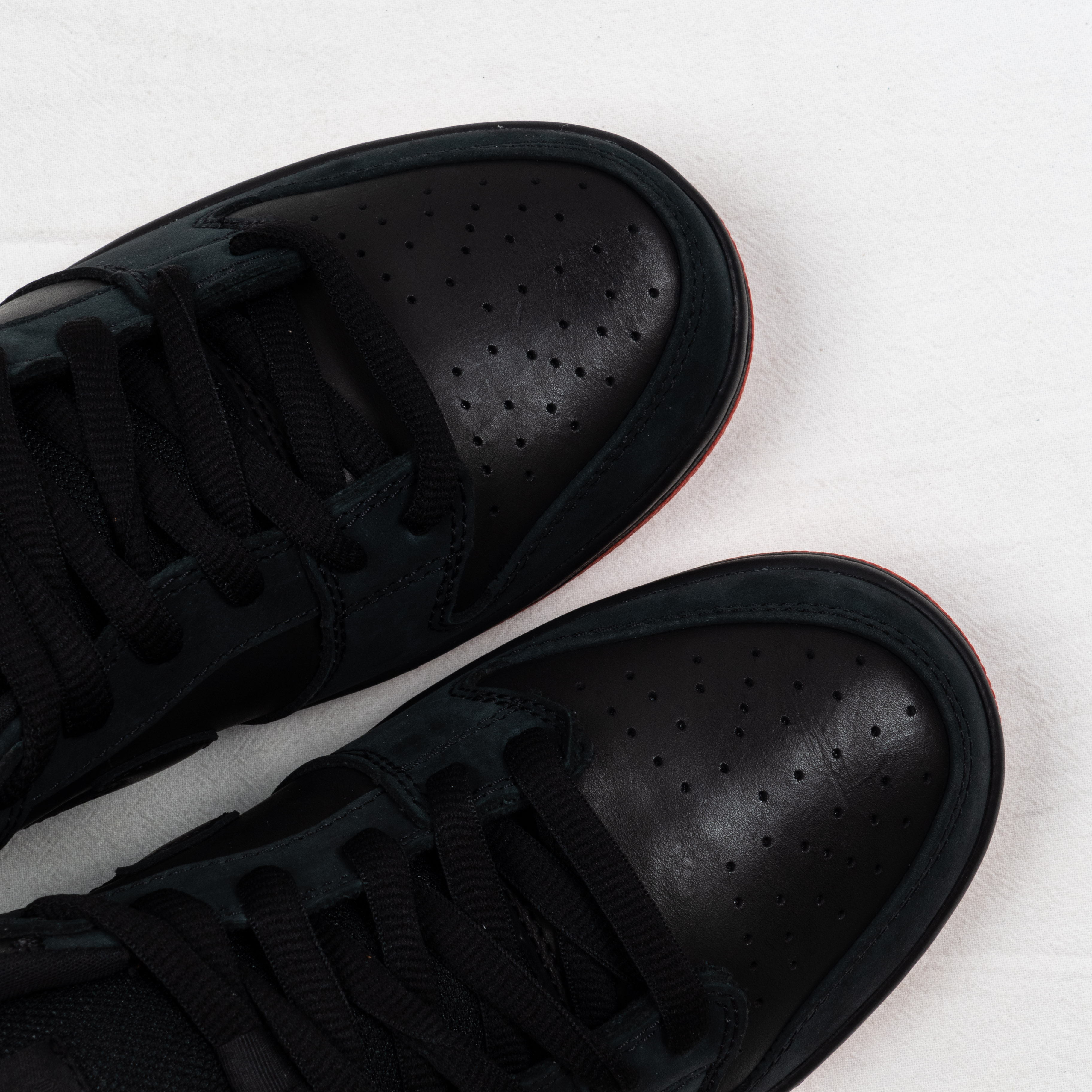 SB Dunk Low Black Pigeon