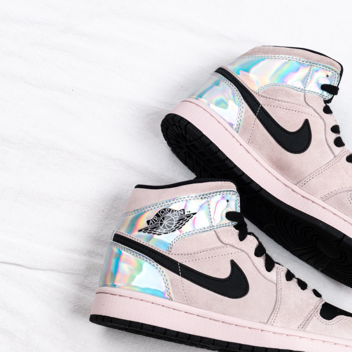 1's Mid Dirty Powder Iridescent