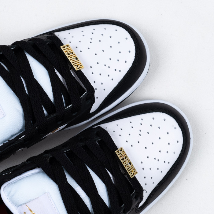 SB Dunk Low Supreme Stars Black
