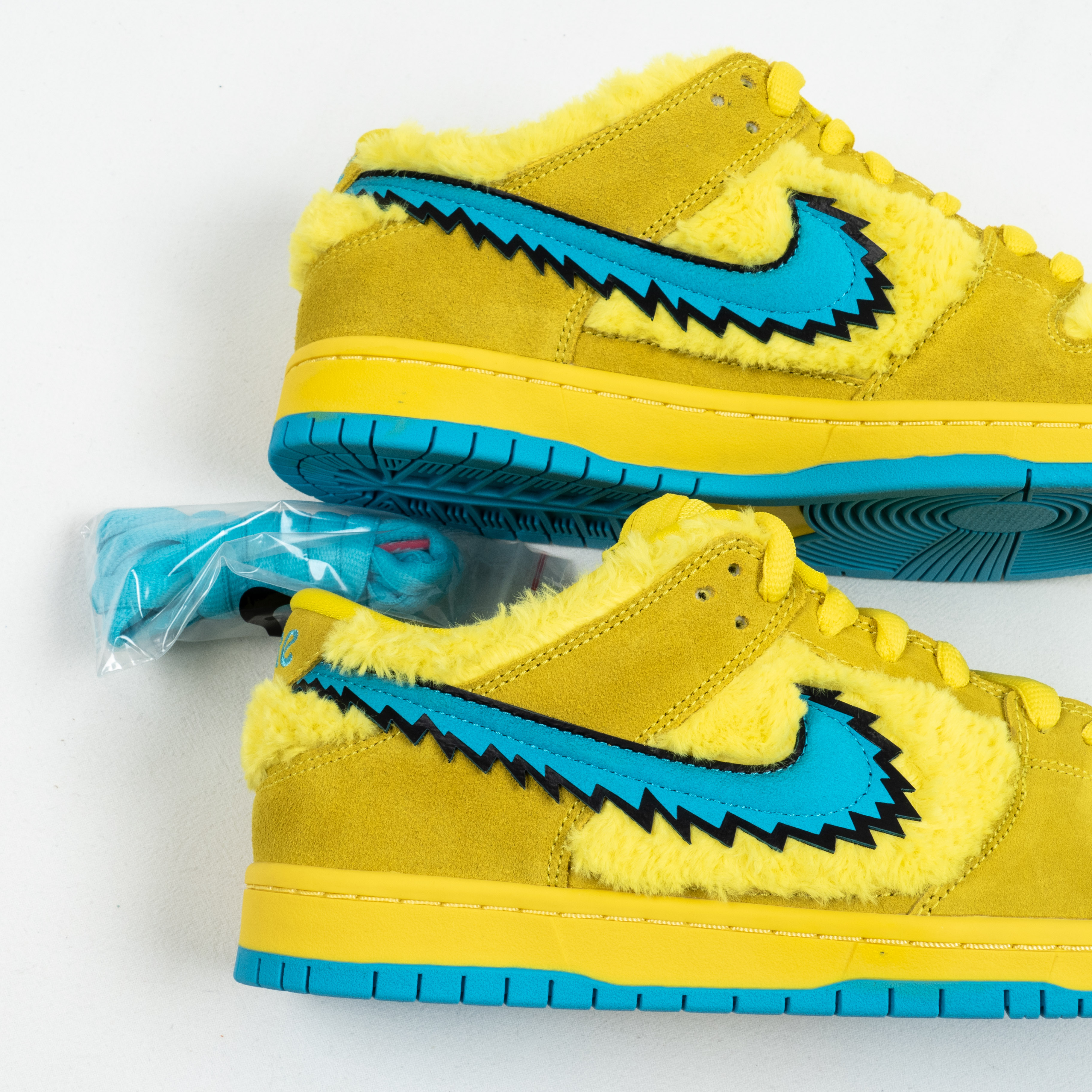 SB Dunk Low Grateful Dead Bears Opti Yellow