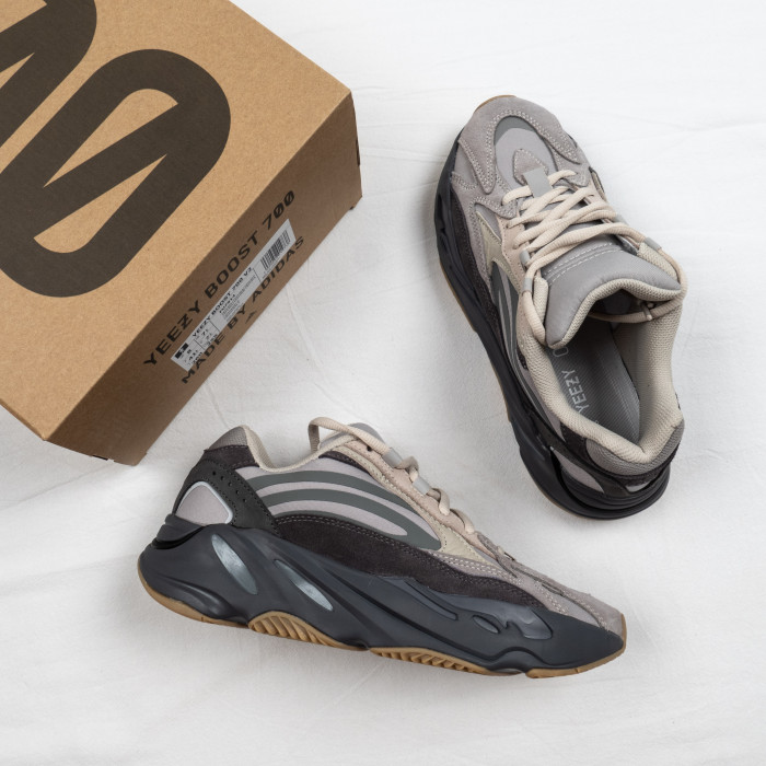 700 V2 Tephra