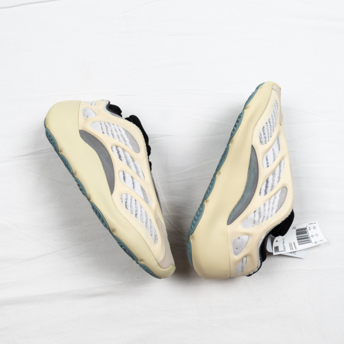 700 V3 Azael