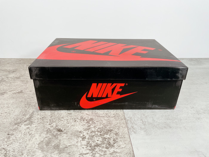 1's Retro High OG Hyper Royal