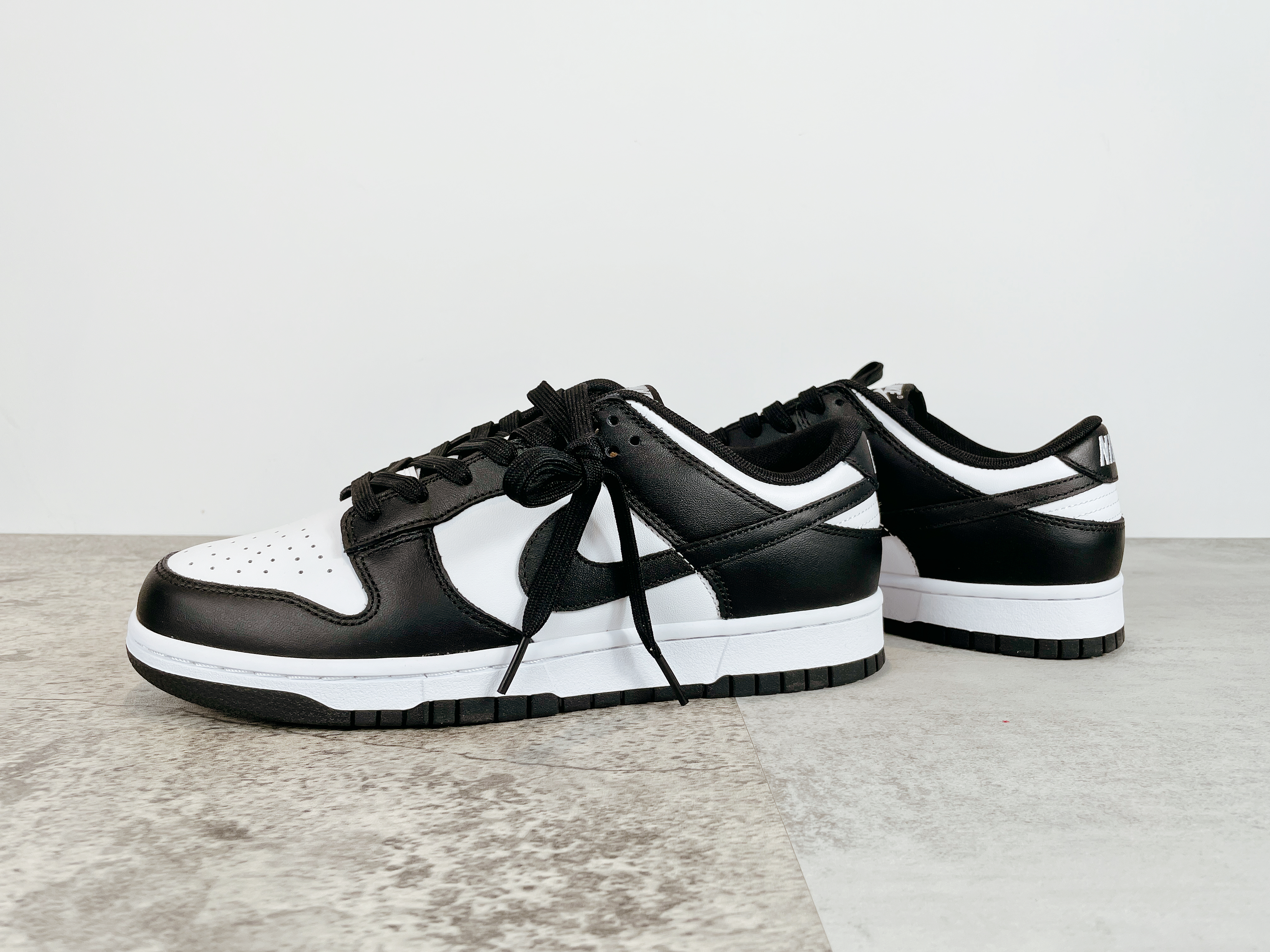 Dunk Low Retro White Black