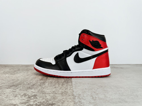 1's Retro High OG “Satin Black Toe”