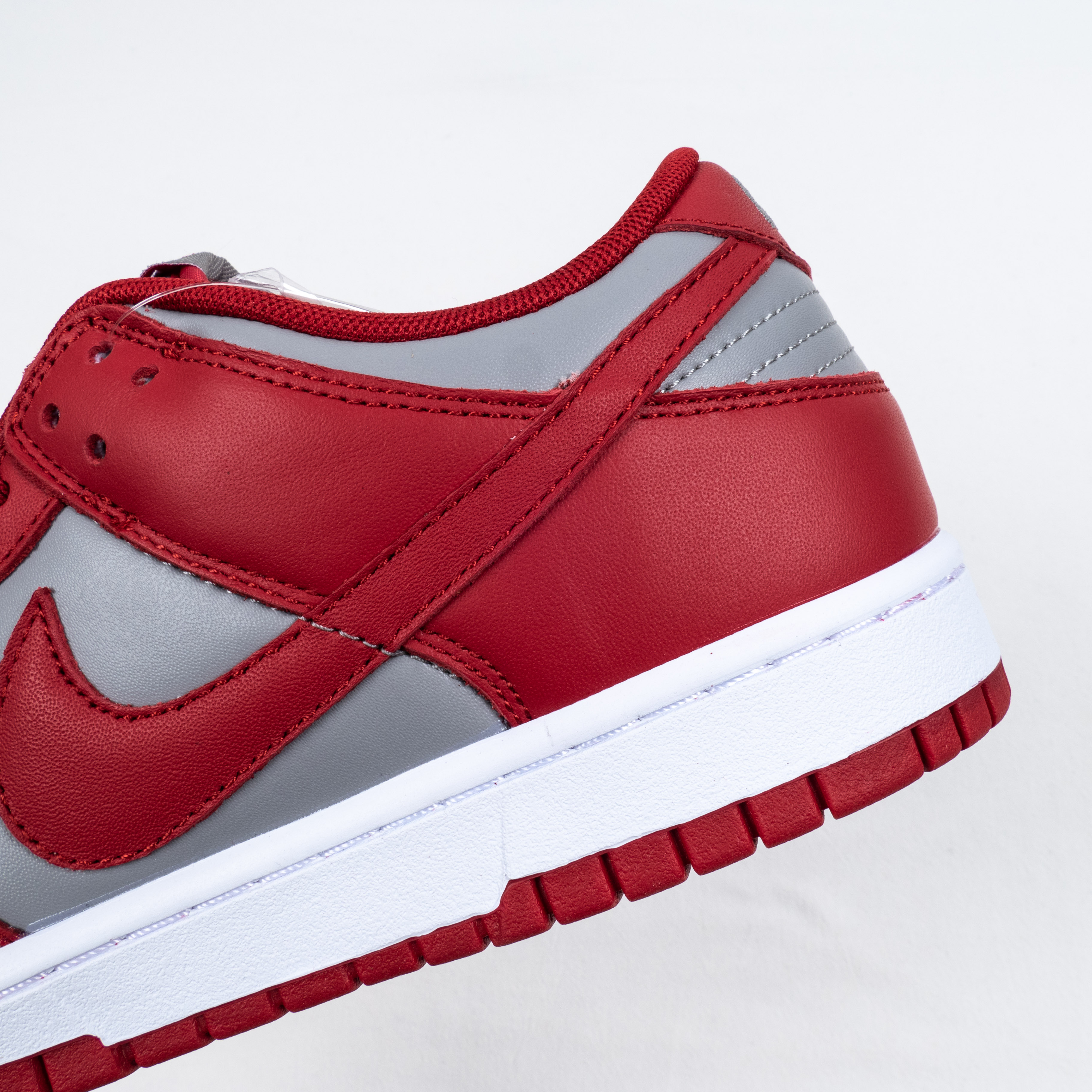 Dunk Low Retro Medium Grey Varsity Red UNLV